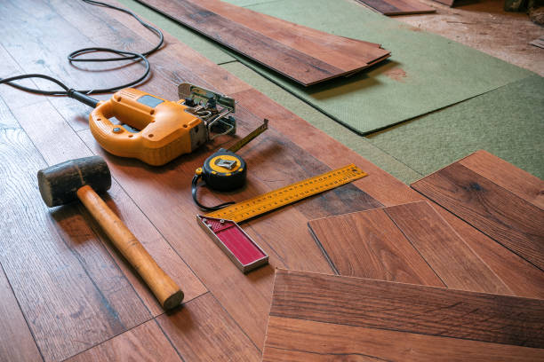Flooring specialist with customer Macomb Michigan